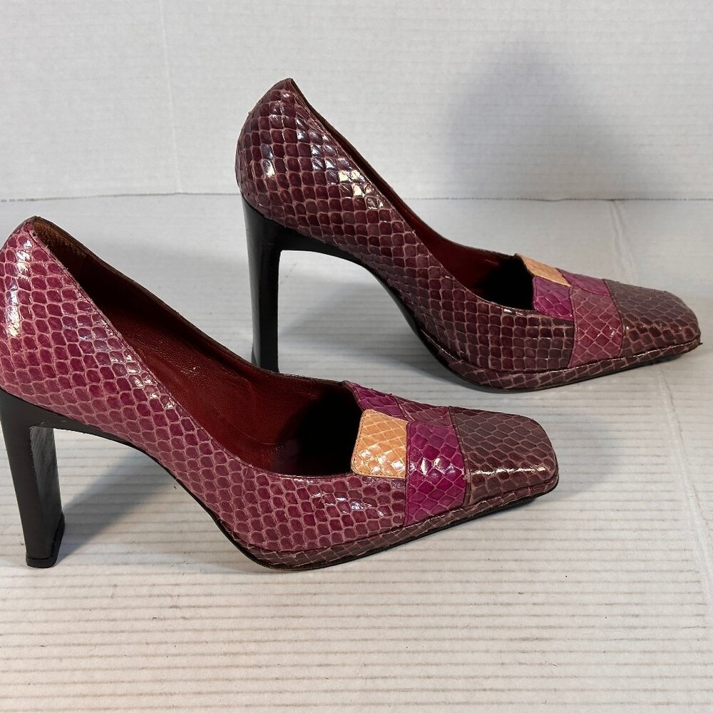 Women/s size 6.5B Casadei slip on's